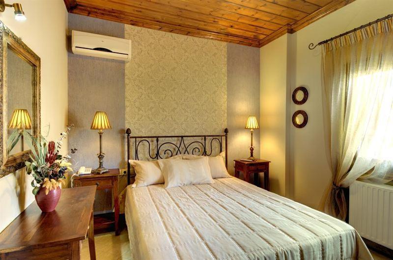 Iatrou Guesthouse Портариа Стая снимка